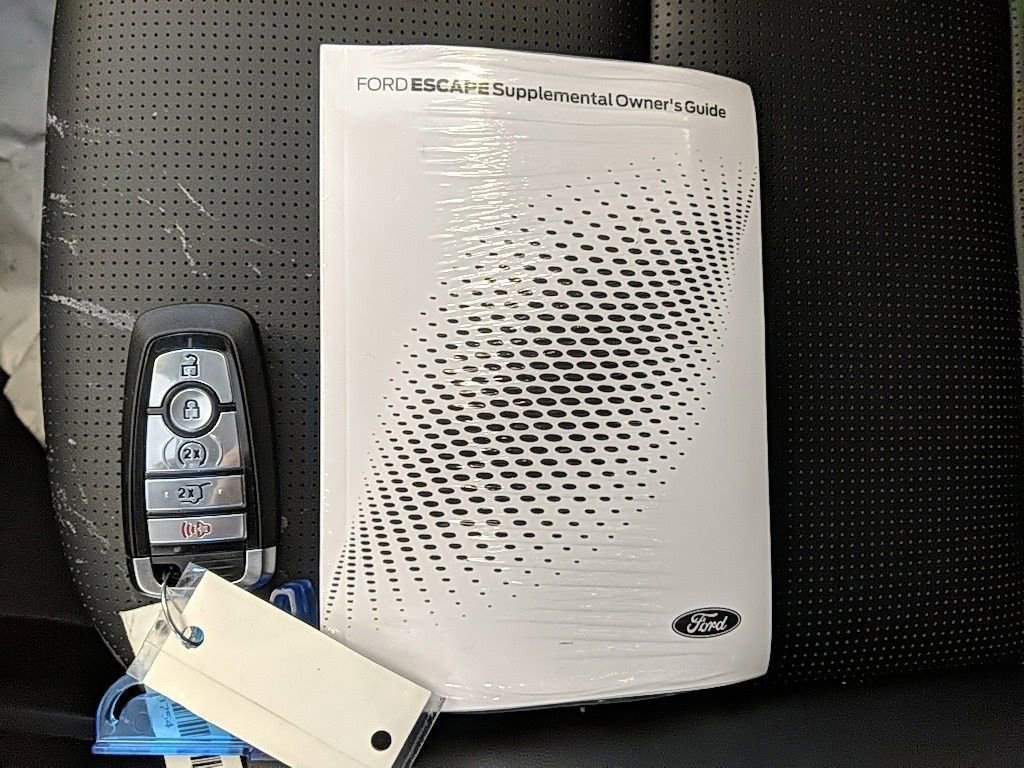 Certified 2025 Ford Escape Platinum image 29