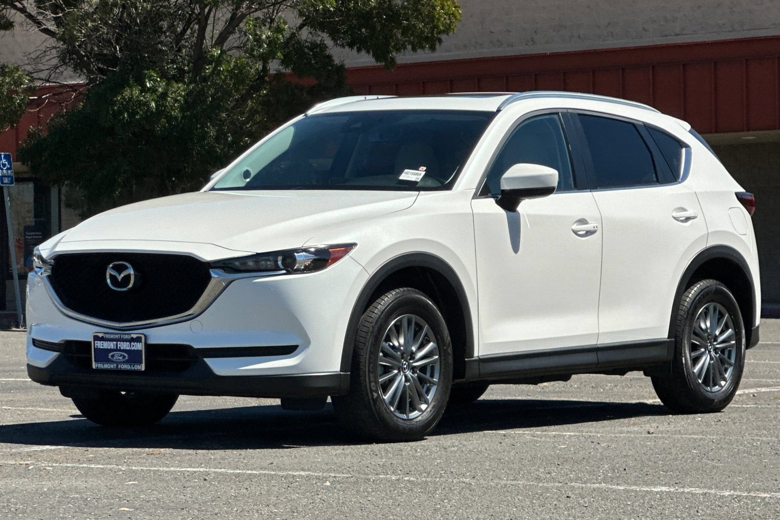 Used 2017 MAZDA CX-5 Touring w/ Preferred Equipment Package FWD image 8
