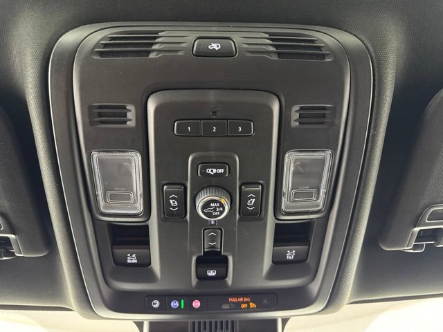Used 2024 GMC Yukon XL Denali w/ Advanced Technology Package AWD/4WD image 15