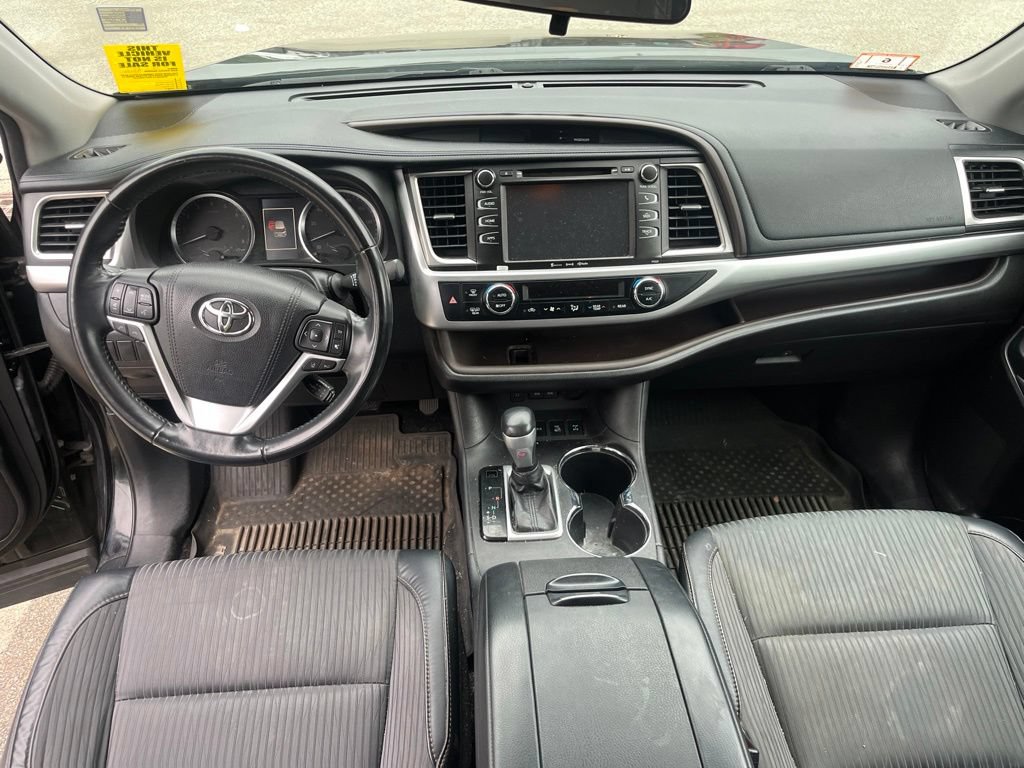 Used 2018 Toyota Highlander Plus AWD/4WD image 8