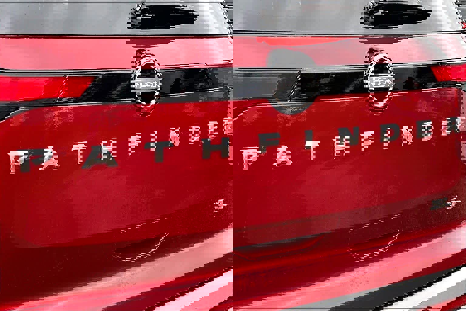 Used 2023 Nissan Pathfinder SL image 17