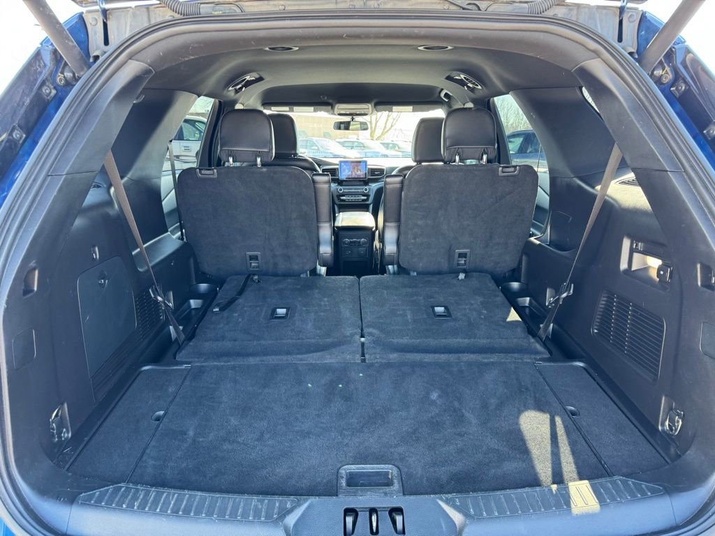 Certified 2020 Ford Explorer XLT w/ Equipment Group 202A image 6