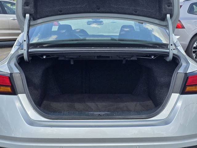 Used 2025 Nissan Altima 2.5 SV FWD image 28
