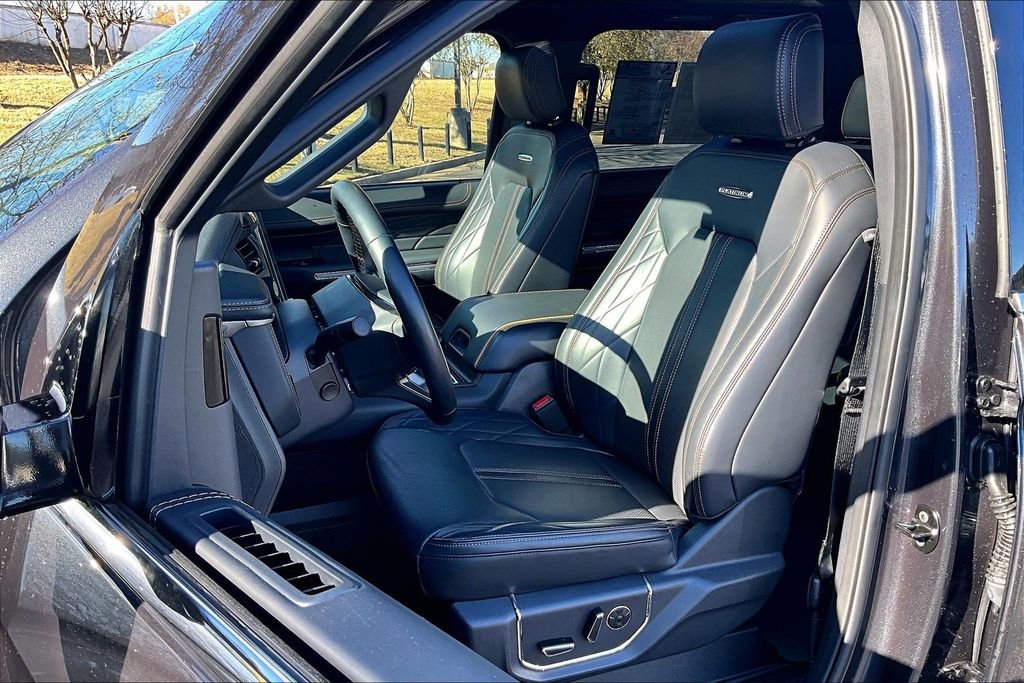 Certified 2024 Ford Expedition Platinum image 25