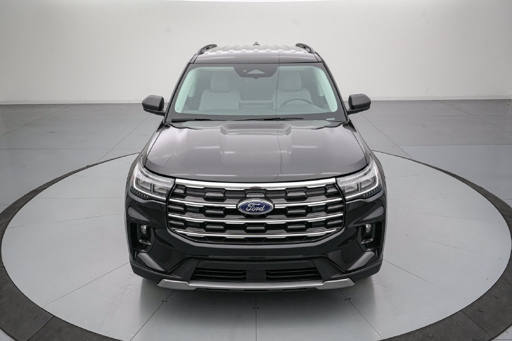 Certified 2025 Ford Explorer Active w/ Active Comfort Package AWD/4WD image 9