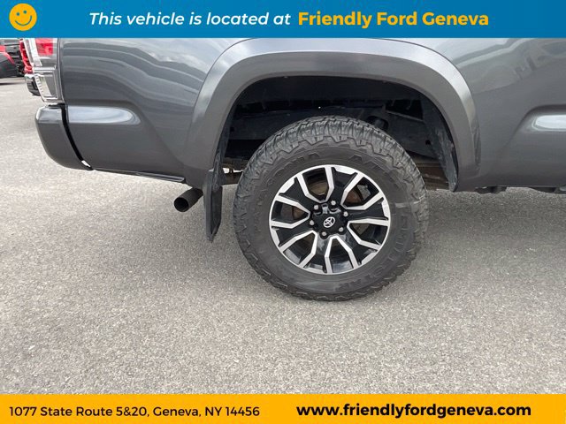 Used 2022 Toyota Tacoma TRD Sport AWD/4WD image 25