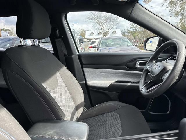 Used 2023 Jeep Compass Sport image 10