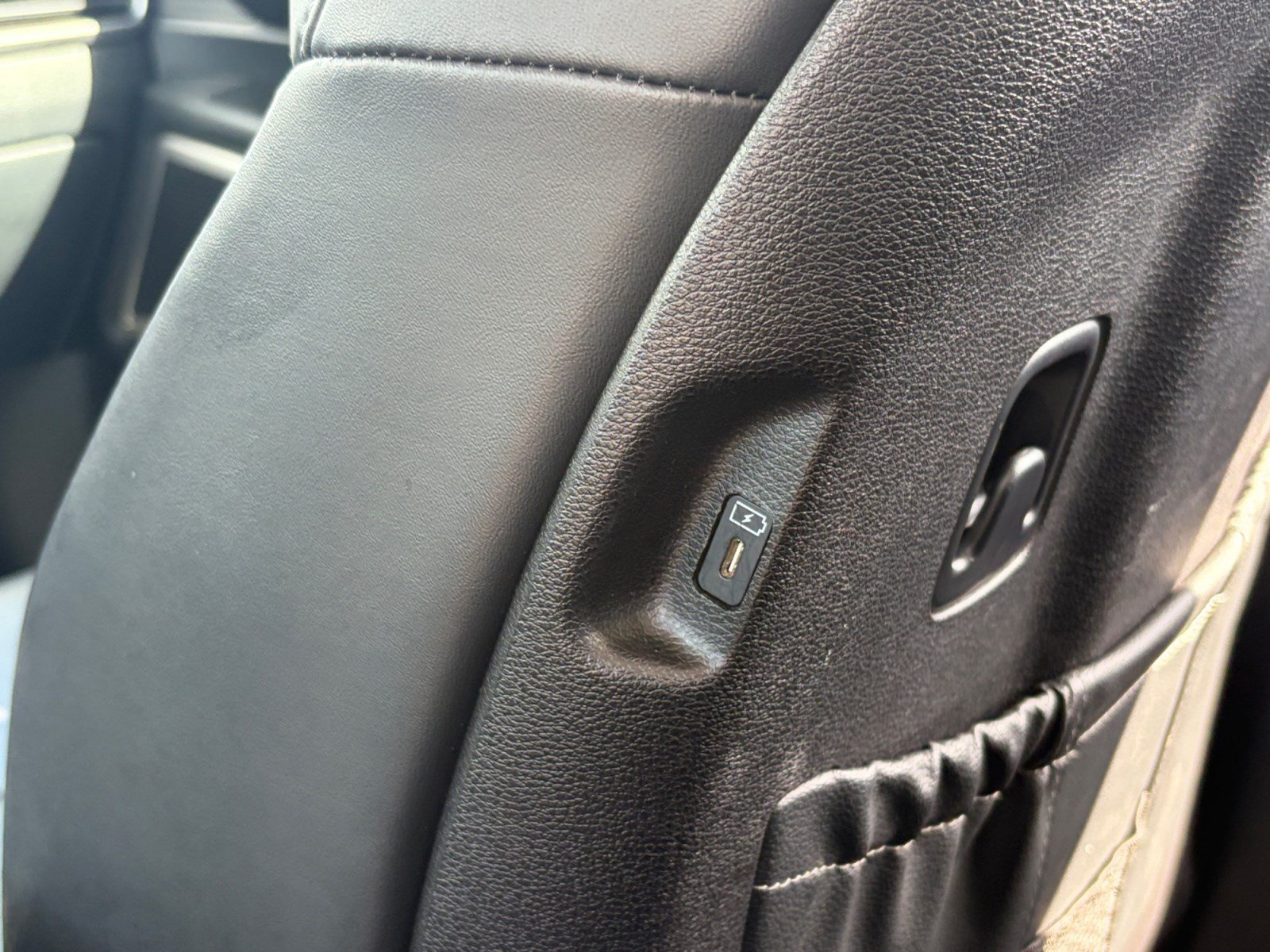 Used 2025 Kia Telluride S FWD image 26