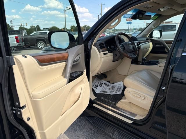 Used 2021 Lexus LX 570 4WD w/ Luxury Package image 6