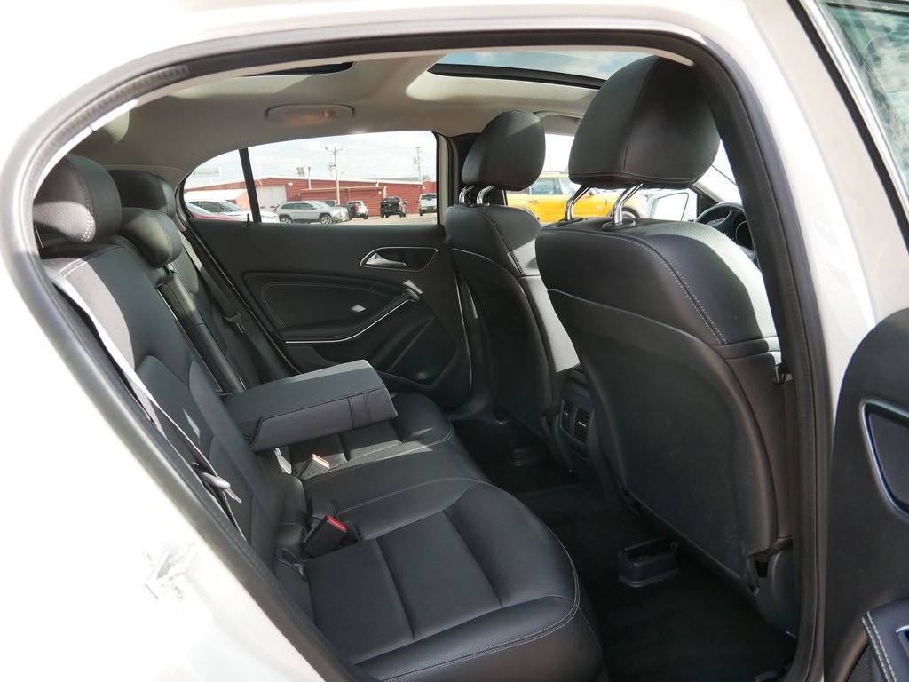 Used 2018 Mercedes-Benz GLA 250 4MATIC image 9