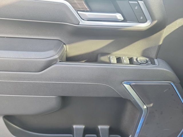 Used 2025 Chevrolet Silverado 1500 LT RWD image 17