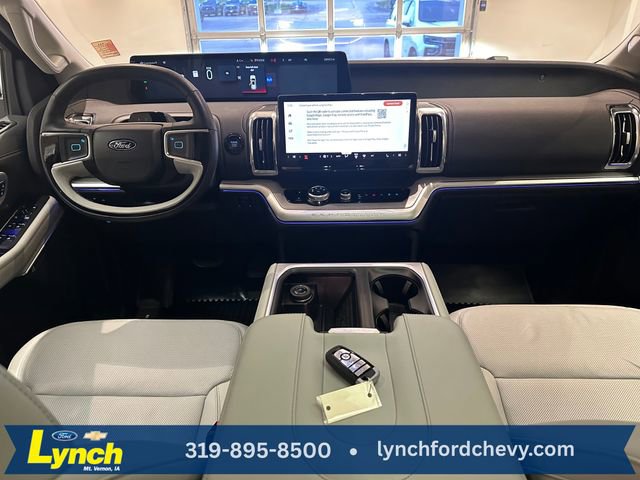 Certified 2025 Ford Expedition Platinum w/ Driver's Package AWD/4WD image 10