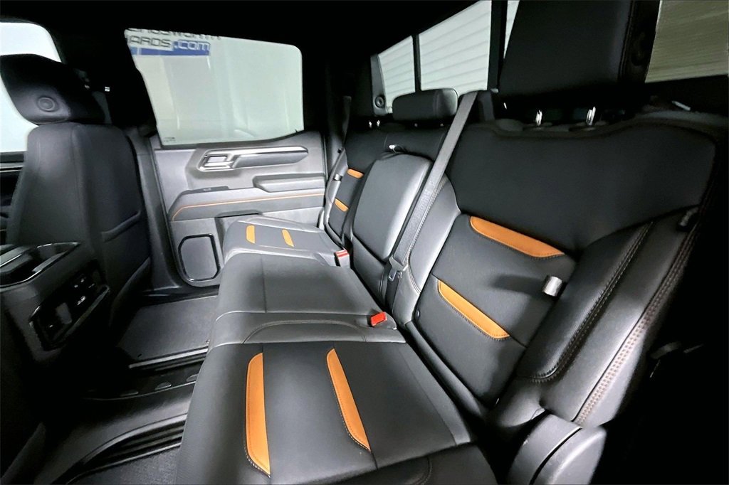 Used 2024 GMC Sierra 1500 AT4 w/ Technology Package image 21
