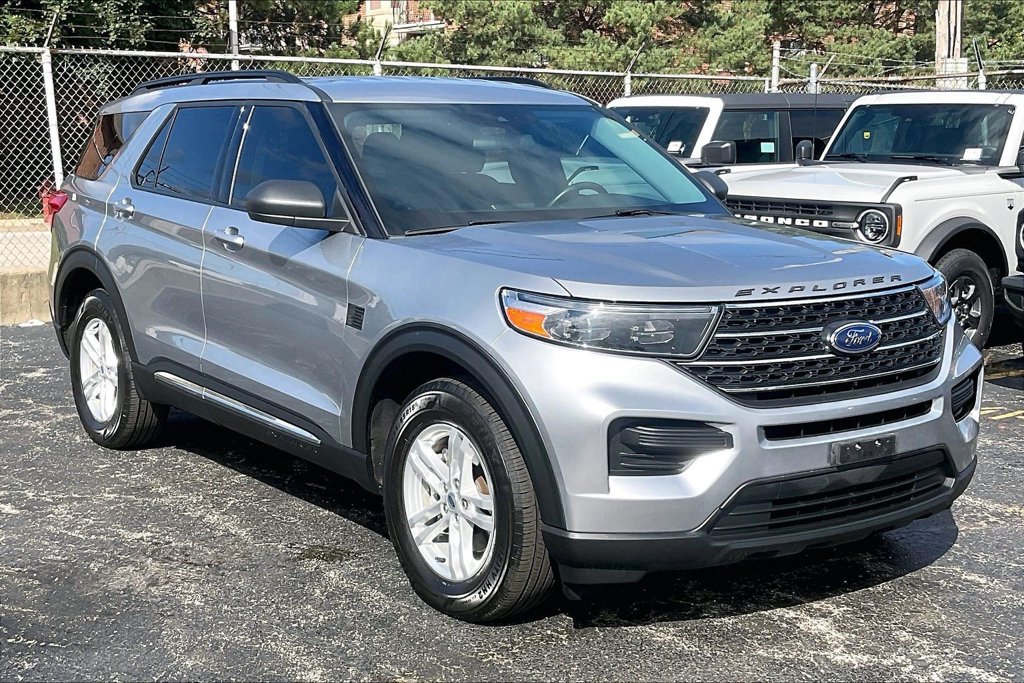 Certified 2023 Ford Explorer XLT w/ Class IV Trailer Tow Package AWD/4WD image 35