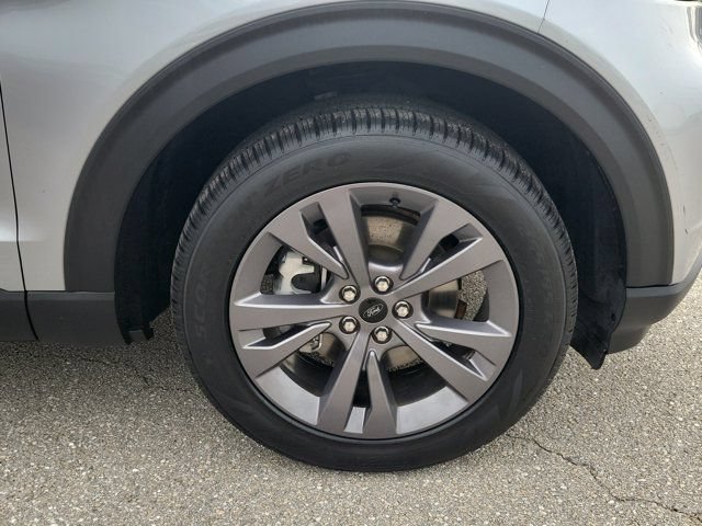 Certified 2022 Ford Explorer XLT w/ Equipment Group 202A AWD/4WD image 13
