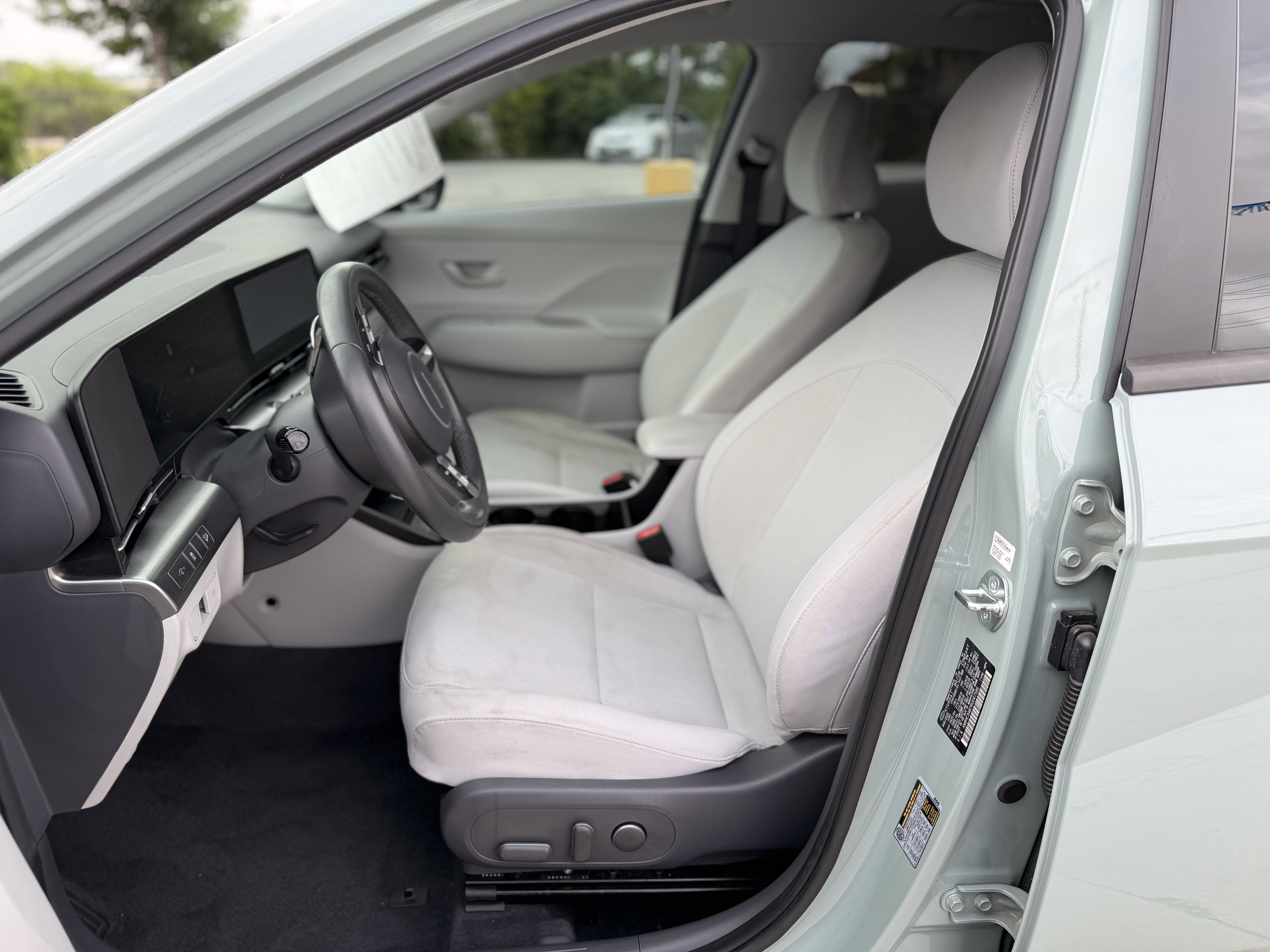 Used 2024 Hyundai Kona SEL w/ Convenience Package FWD image 27