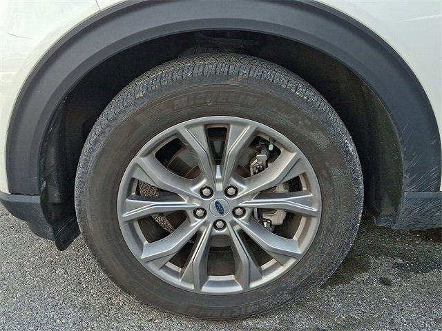 Certified 2022 Ford Explorer XLT w/ Equipment Group 202A image 4