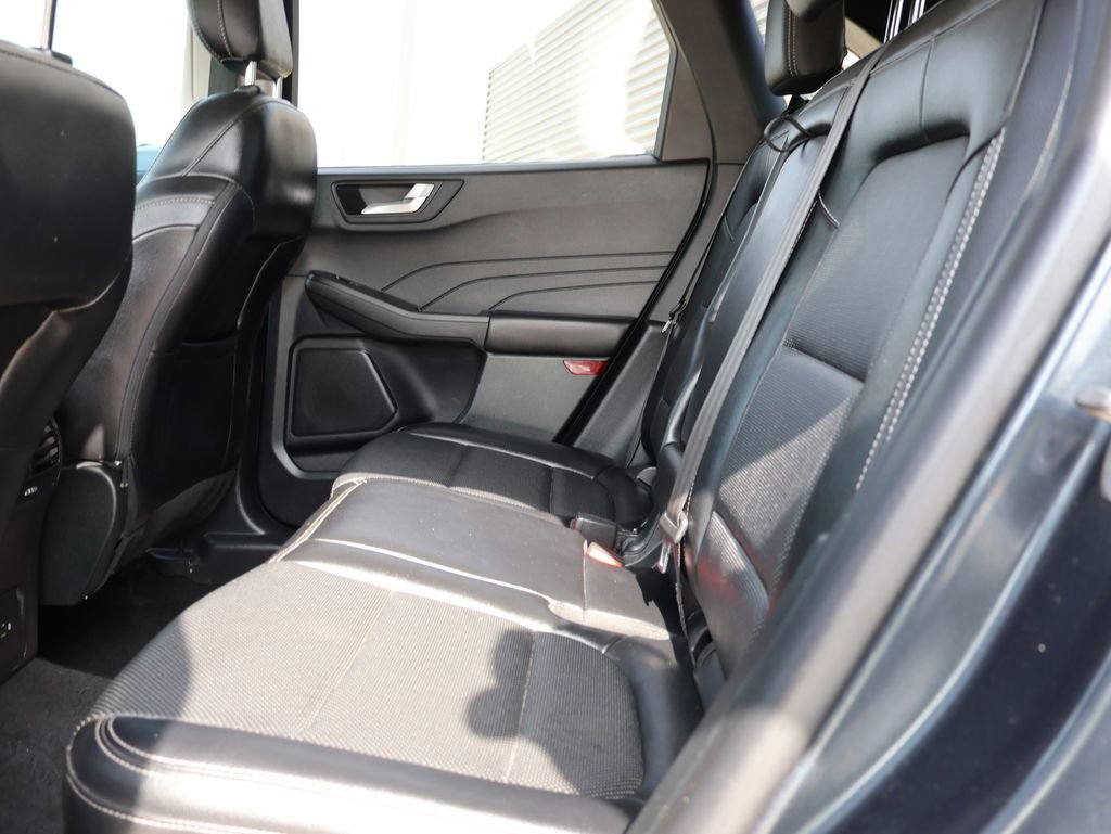 Certified 2022 Ford Escape SEL FWD image 18