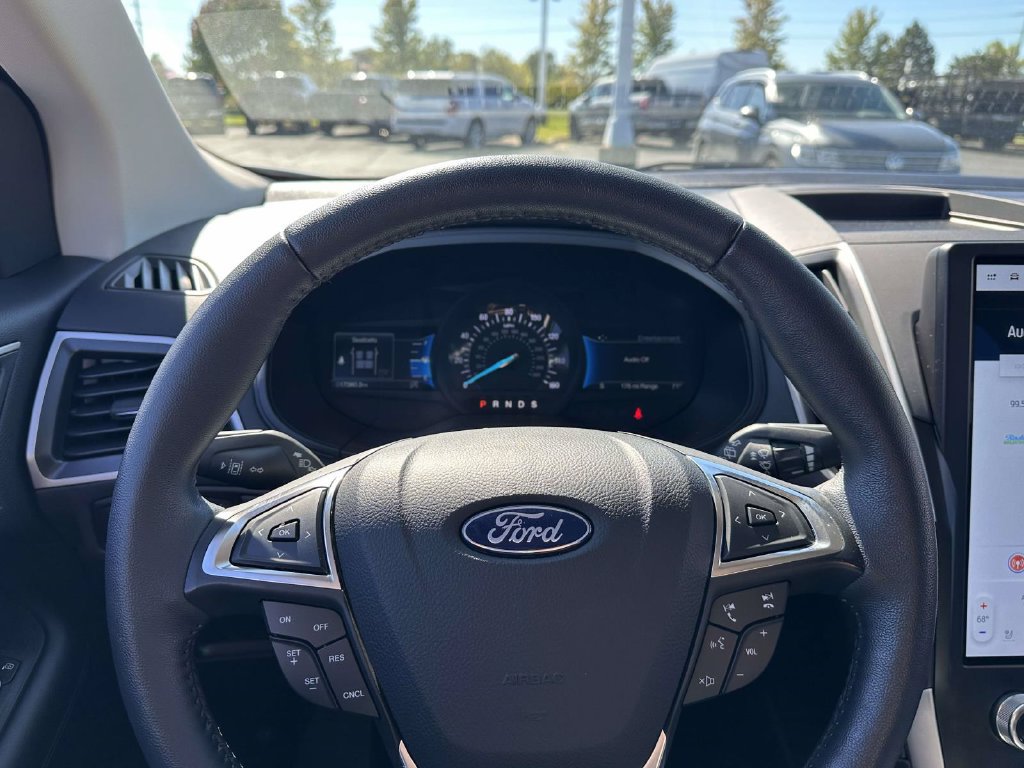 Certified 2024 Ford Edge SEL w/ Convenience Package AWD/4WD image 17
