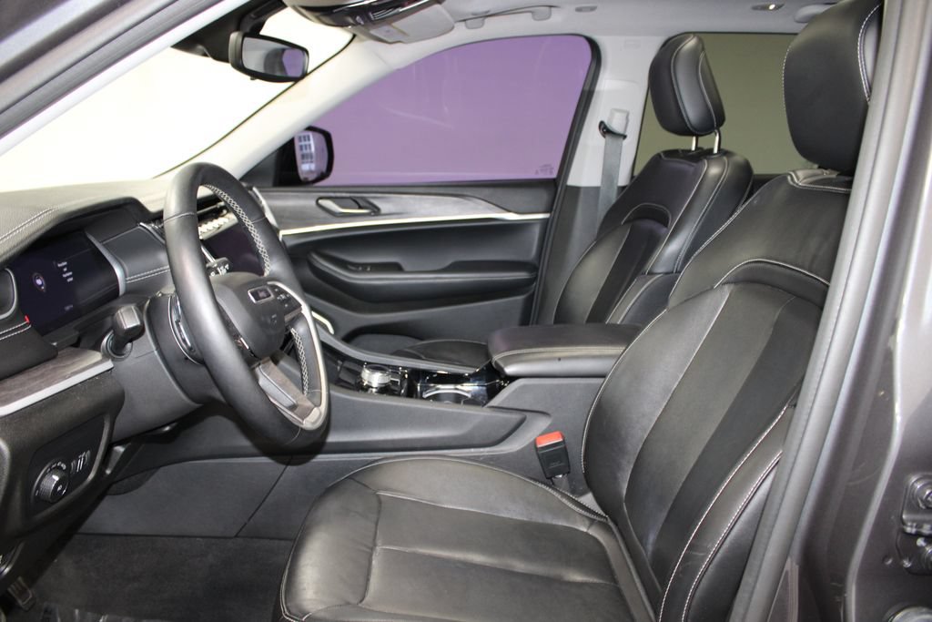 Used 2022 Jeep Grand Cherokee Limited AWD/4WD image 22