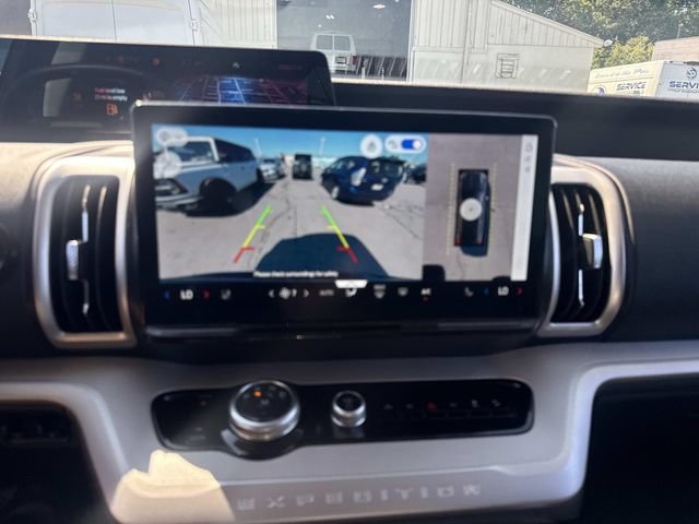 Certified 2025 Ford Expedition Active AWD/4WD image 24