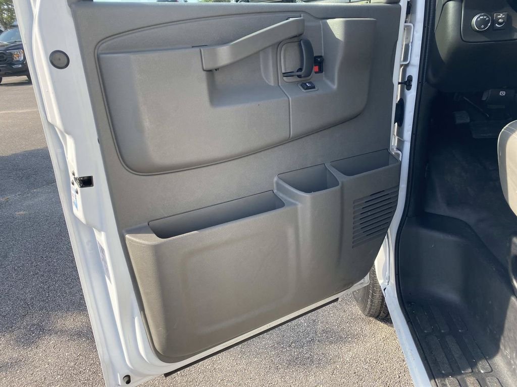 Used 2021 Chevrolet Express 2500 w/ Driver Convenience Package RWD image 17