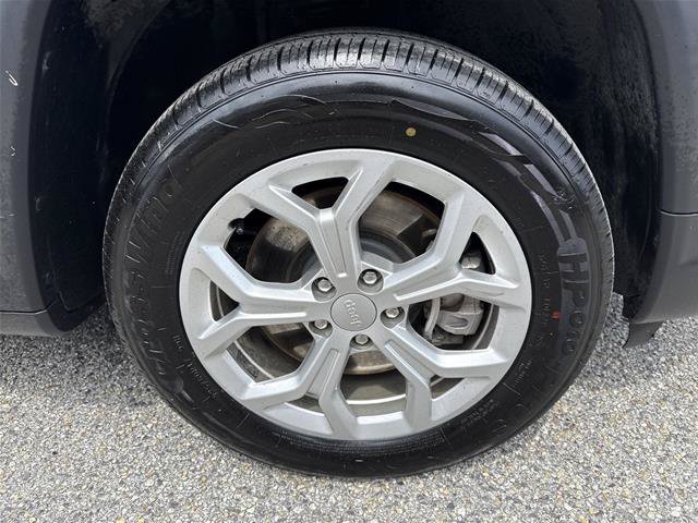 Used 2024 Jeep Compass Latitude AWD/4WD image 17