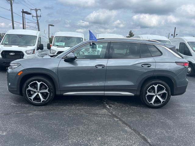 Used 2025 Volkswagen Tiguan SE AWD/4WD image 4