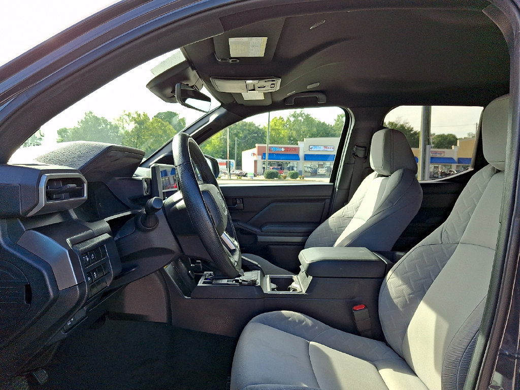 Used 2024 Toyota Tacoma SR5 AWD/4WD image 12