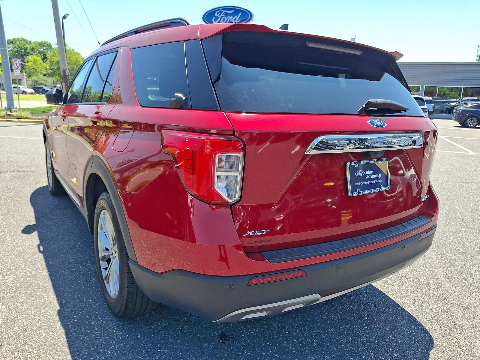 Certified 2024 Ford Explorer XLT w/ Equipment Group 202A AWD/4WD image 8