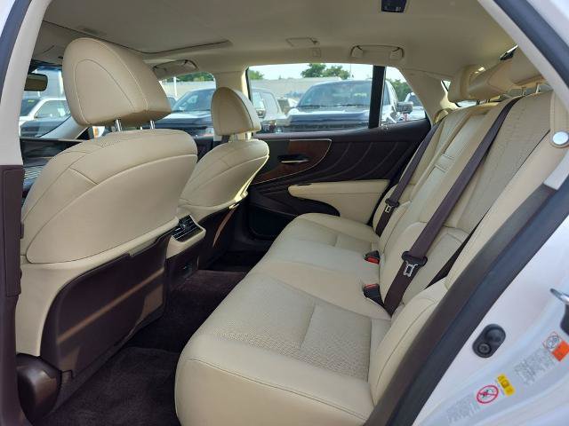 Used 2018 Lexus LS 500 AWD w/ Accessory Package (Z1) image 17