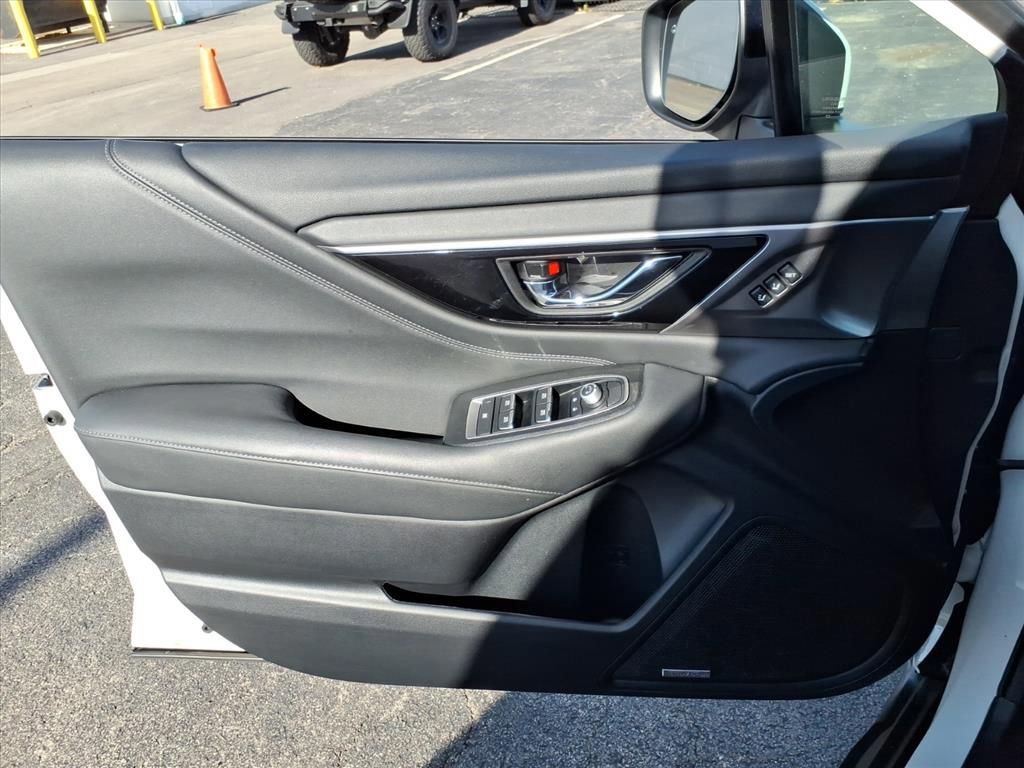 Used 2022 Subaru Outback Limited image 15