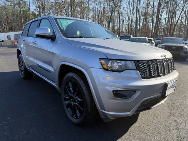 Used 2017 Jeep Grand Cherokee Altitude image 7