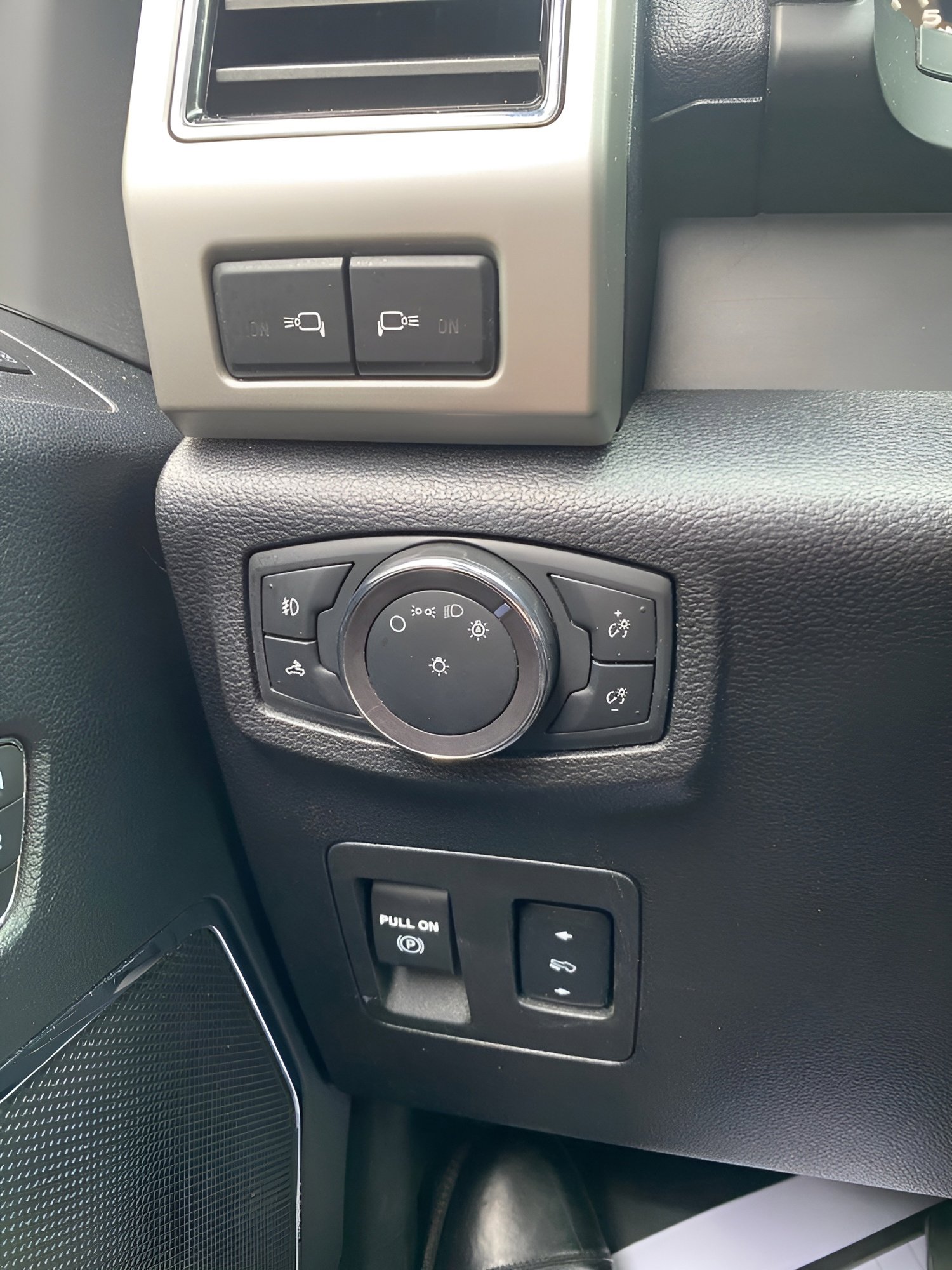 Certified 2020 Ford F150 Lariat w/ Equipment Group 502A Luxury AWD/4WD image 18