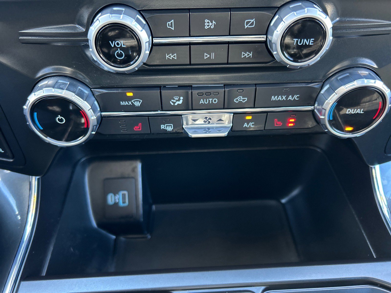 Certified 2022 Ford F150 XLT w/ Equipment Group 302A High image 30