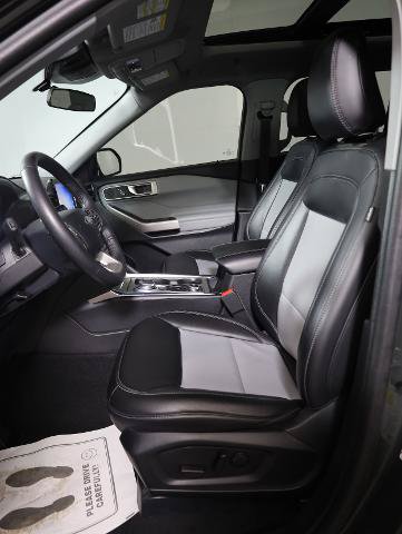 Certified 2024 Ford Explorer XLT w/ Equipment Group 202A AWD/4WD image 8
