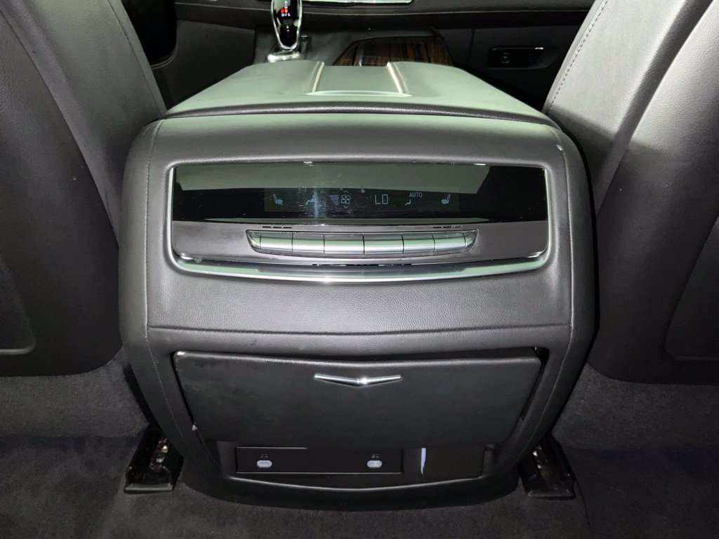 Used 2023 Cadillac Escalade Premium Luxury RWD image 19