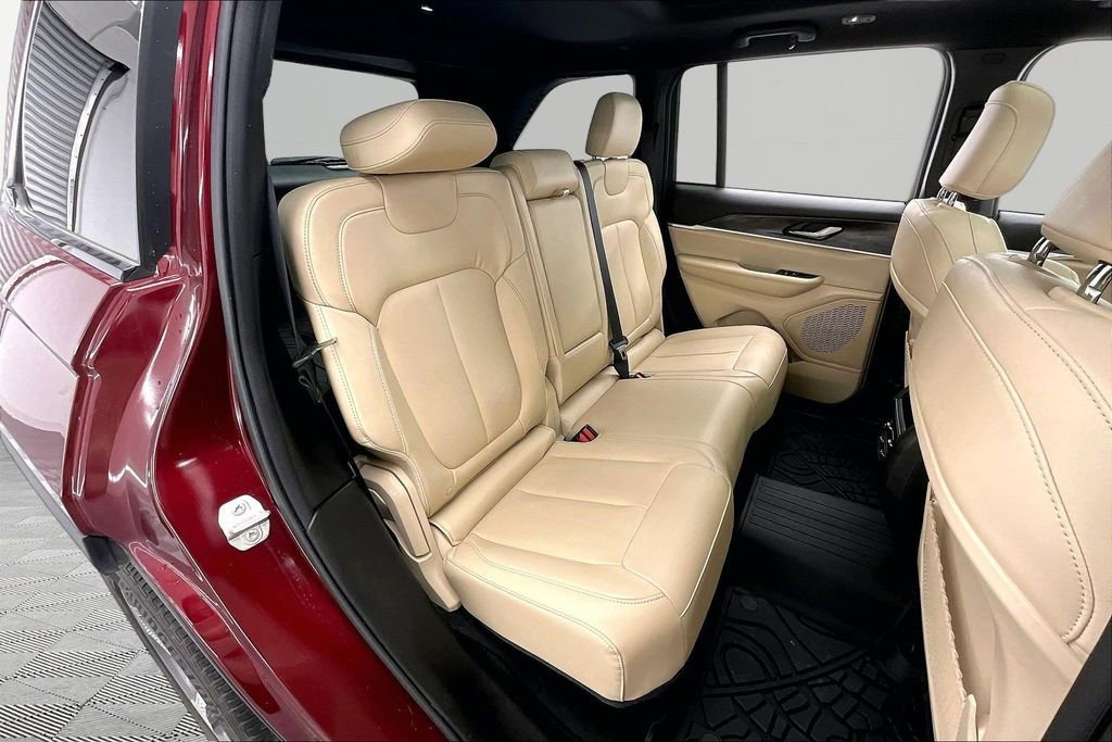 Used 2024 Jeep Grand Cherokee Limited AWD/4WD image 27