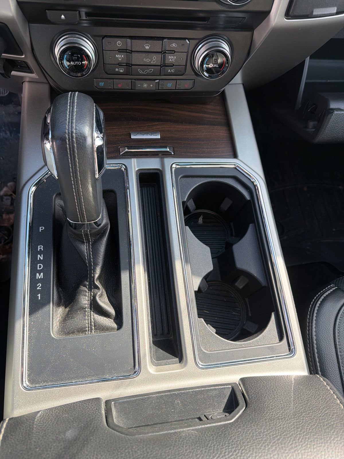 Certified 2017 Ford F150 Lariat w/ Equipment Group 502A Luxury image 25