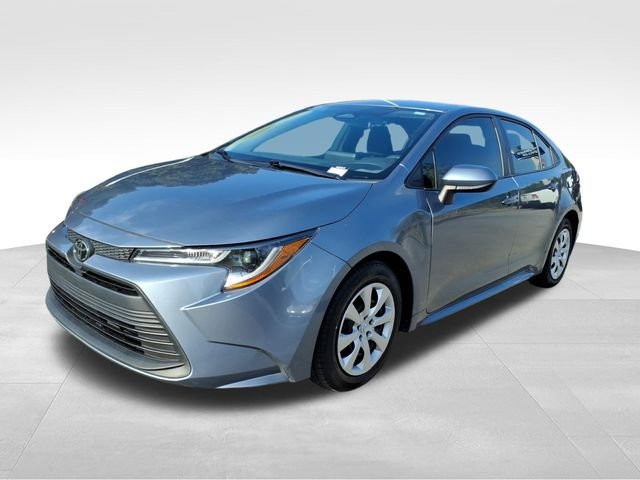 Used 2024 Toyota Corolla LE FWD image 2