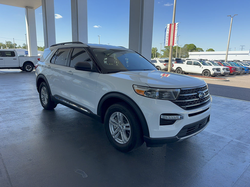 Certified 2024 Ford Explorer XLT w/ Equipment Group 202A AWD/4WD image 4