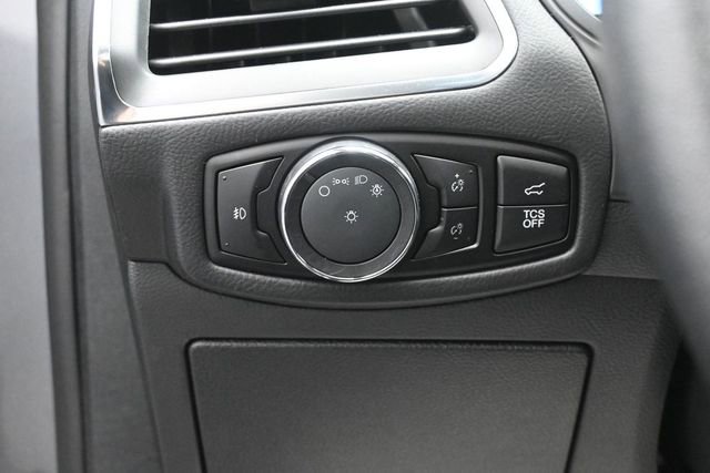 Certified 2024 Ford Edge Titanium AWD/4WD image 11