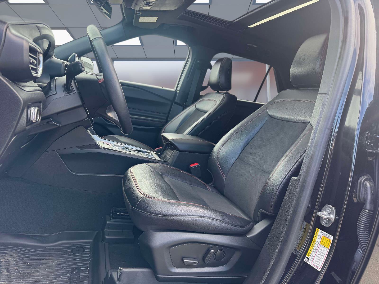 Certified 2023 Ford Explorer ST-Line w/ Class IV Trailer Tow Package image 13