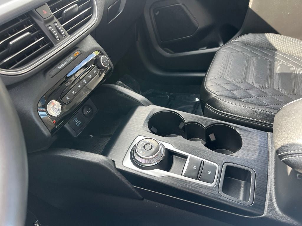 Certified 2023 Ford Escape Platinum w/ Premium Technology Package AWD/4WD image 37