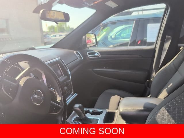Used 2019 Jeep Grand Cherokee Laredo AWD/4WD image 4