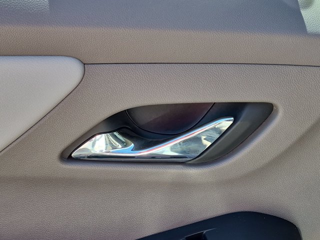 Used 2018 Chevrolet Traverse LT FWD image 29