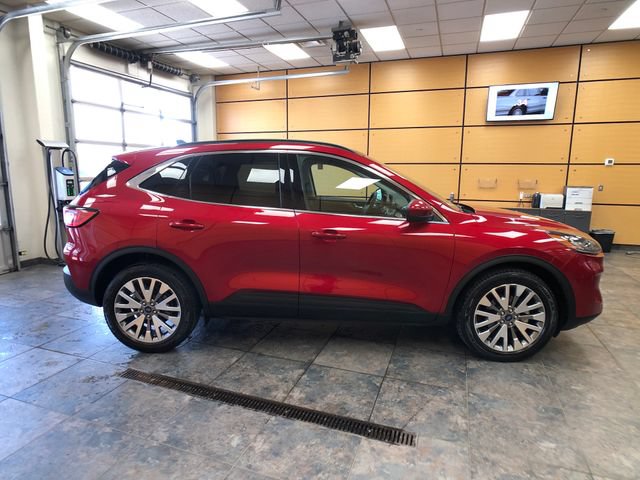 Certified 2022 Ford Escape Titanium AWD/4WD image 8