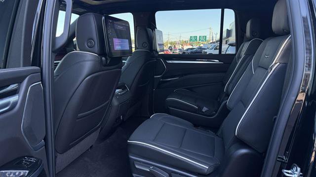 Used 2025 Cadillac Escalade ESV Sport w/ Touring Package AWD/4WD image 28