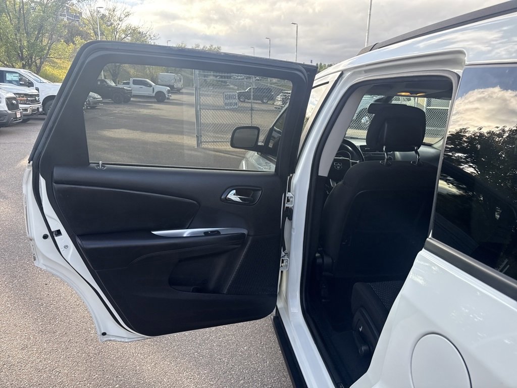 Used 2020 Dodge Journey SE w/ SE Popular Equipment Group image 16