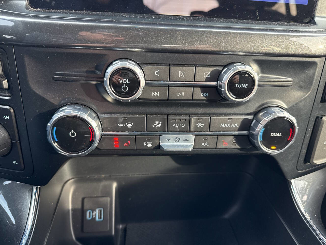 Certified 2022 Ford F150 XLT w/ Equipment Group 302A High image 35